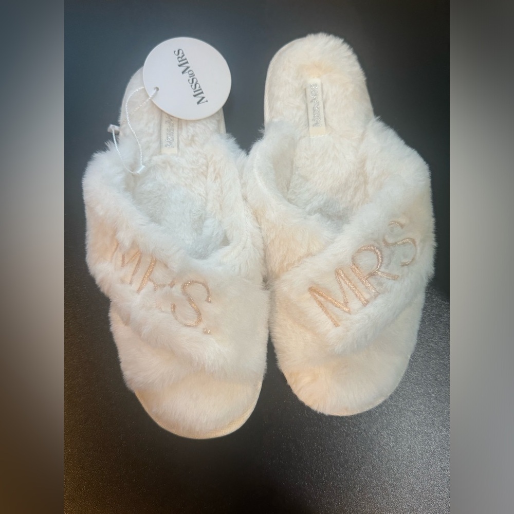 MRS. Slippers for bride or newlywed